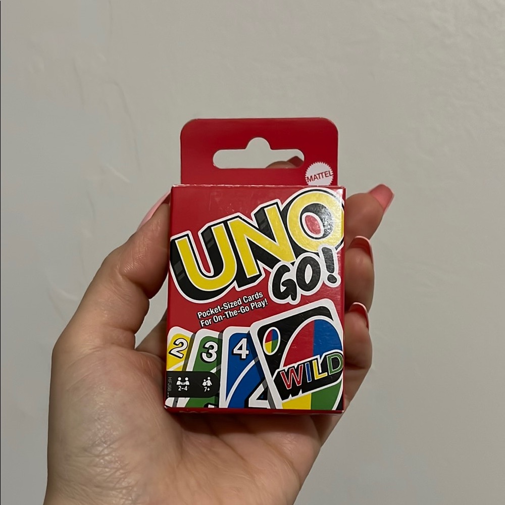 UNO Go! Pocket-Sized Card Game